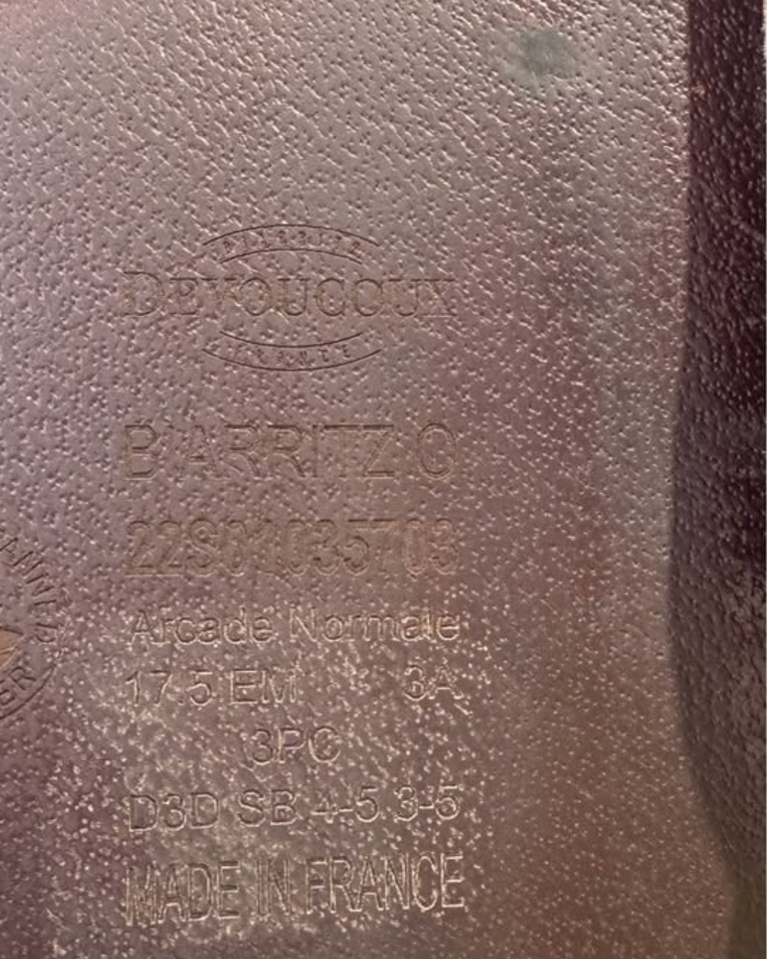 Devoucoux • The Biarritz O • 17.5"