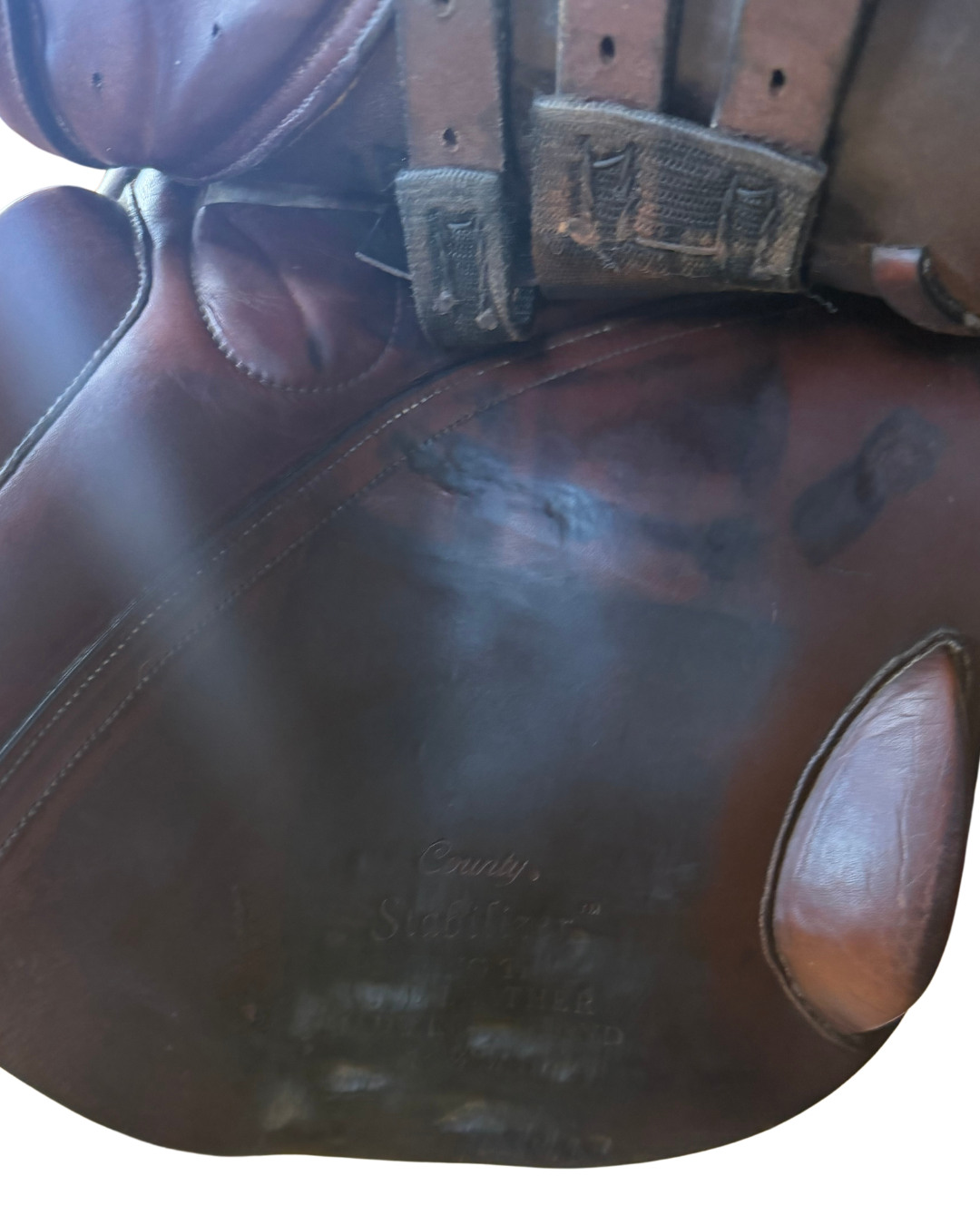 County Stabilizer Jumping Saddle | 16.5”