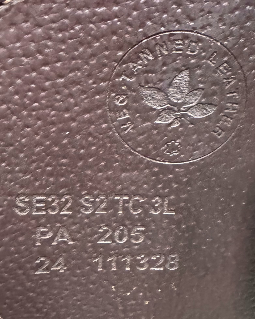 CWD • SE32 (2Gs Mademoiselle® Semi-flat seat) • Seat:  002