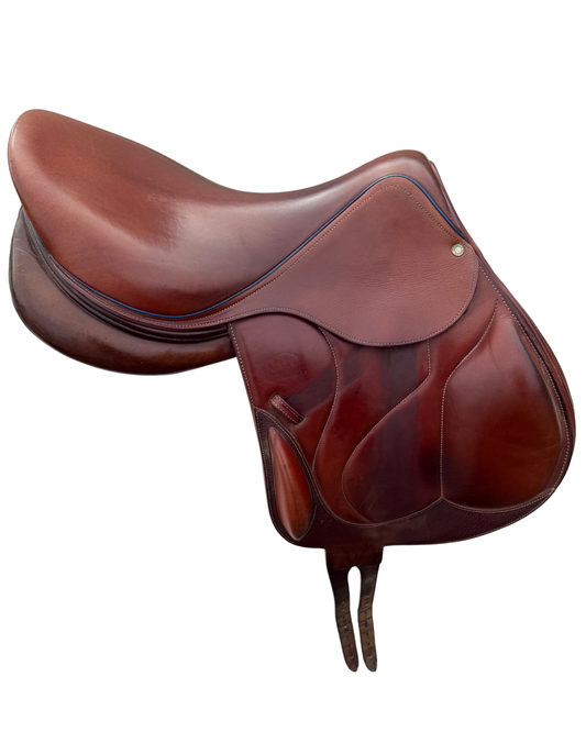 Devoucoux Chiberta O 17.5 inch dressage saddle side view 2015 calfskin